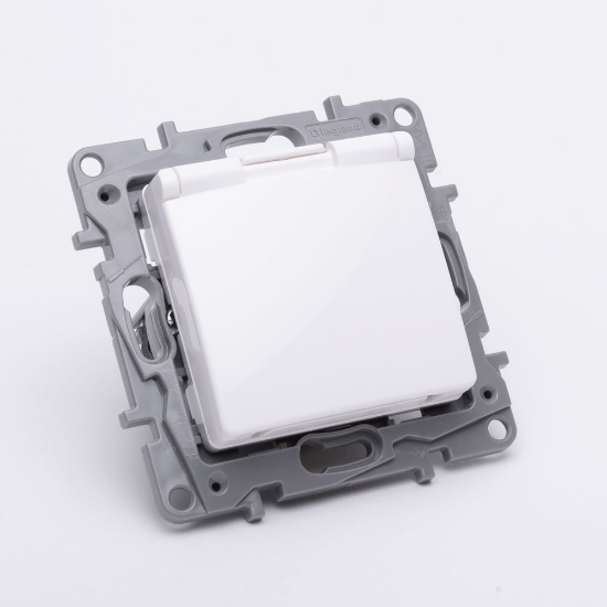 Imagine Priză Schuko cu capac 16A alb Salbei - LEGRAND