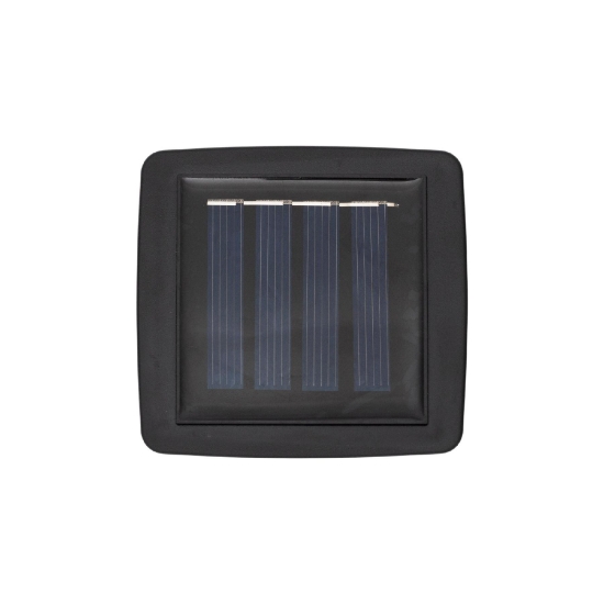 Imagine Ghirlande luminoase alimentate cu energie solară pe o frânghie