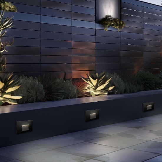 Imagine CORP LED PT, 3W 240lm, 3IN1 VEKTA-B PATRAT NEGRU IP65