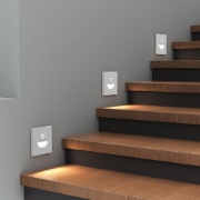 Imagine CORP LED PT TREPTE CU SENZOR 1,5W 3in1 ALB